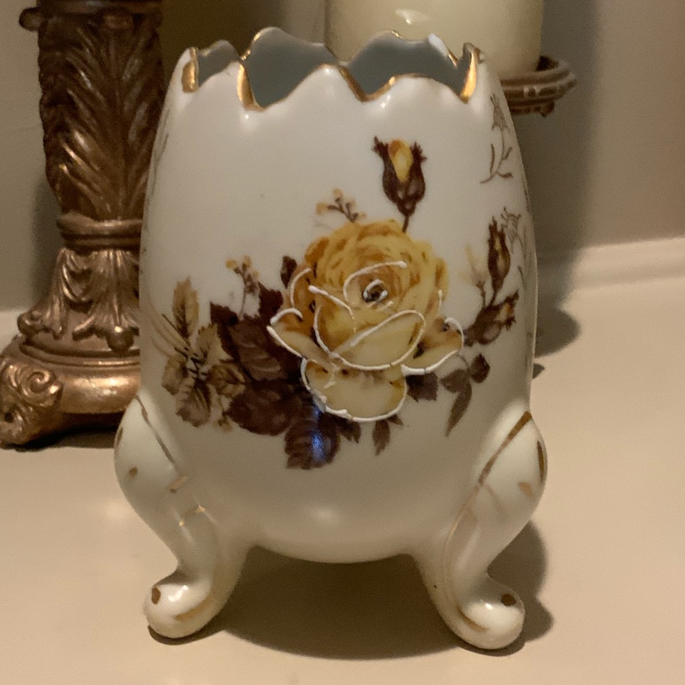 Parma Antique Egg Porcelain Hand painted #N1